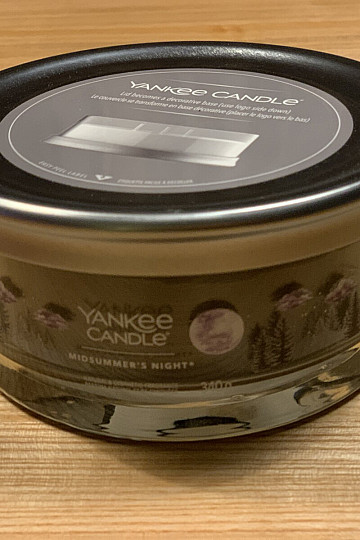 sviečka YANKEE CANDLE vôňa MIDSUMMER´S NIGHT TUMBER STREDNÁ 5 KNOTOV