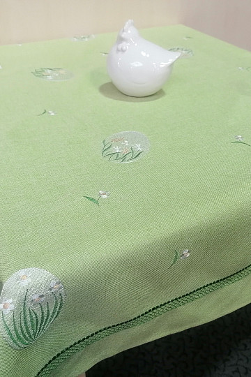 Vyšívaný veľkonočný obrus a šály VEĽKONOCE vajíčko