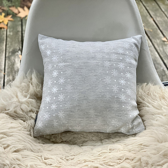 Vianočný dekoračný povlak VLOČKA ŠEDO - STRIEBORNÁ