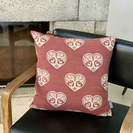 Luxusný dekoračný povlak SRDCE S JELENY červený A