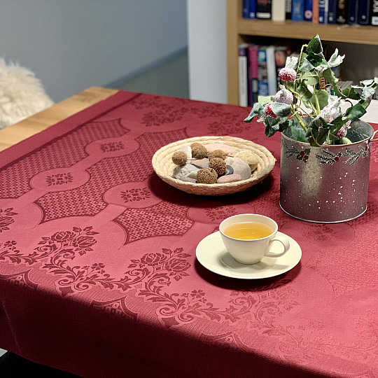 Obrus DAMAŠEK bordový 120x140