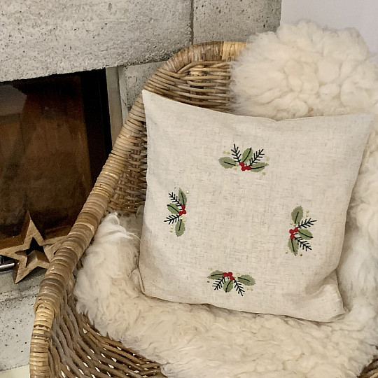 Vyšívaný povlak FAREBNÉ VETVIČKY