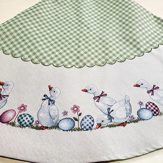 Gobelínový obrus okrúhly HUSIČKY ZELENÉ KÁRO