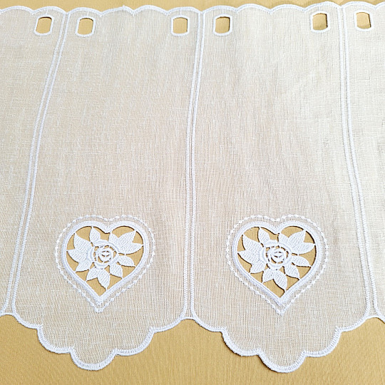 Vitrážová záclona SRDIEČKO BIELÉ