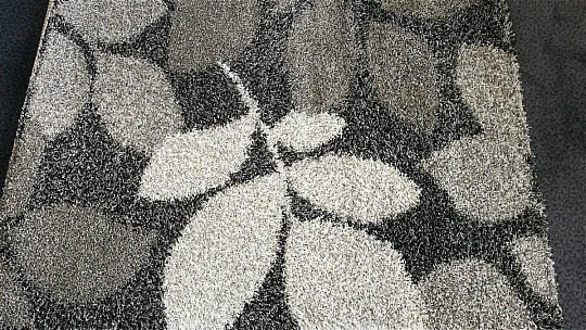 Kusový koberec SHAGGY EXTRA listy šedej