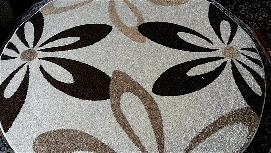 Okrúhly koberec Karmel kvety krémový