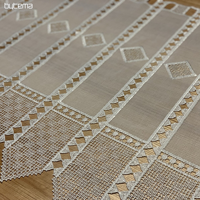 Luxusná vyšívaná vitrážová záclona MARIA SMOTANOVÁ