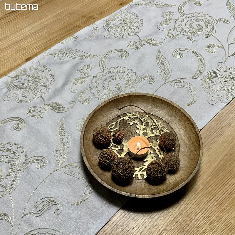 Vyšívaný šál ORNAMENT