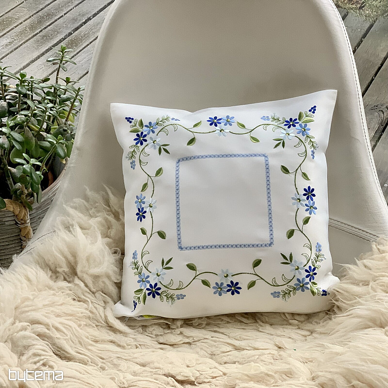 Vyšívaný dekoračný povlak POMNENKA