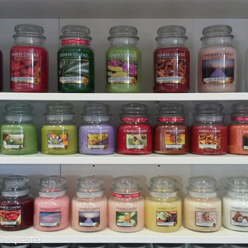Vonné sviečky v skle YANKEE CANDLE 410 g