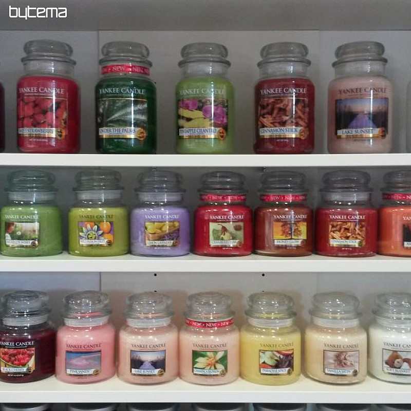 Vonné sviečky v skle YANKEE CANDLE 623 g