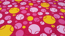 Ružový koberec s kruhama