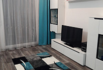 Moderná obývacia izba s tyrkysové kombinácii