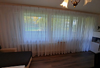 Moderná záclona Gerster 11280 v obývačke