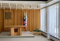 Mestys Brezová - inštalácia koľajníc a záclon