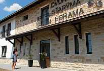 DVŮR POD STARÝMA HORAMA penzion a restaurant - Boršice