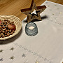 Vyšívaný vianočný obrus biely s hviezdami