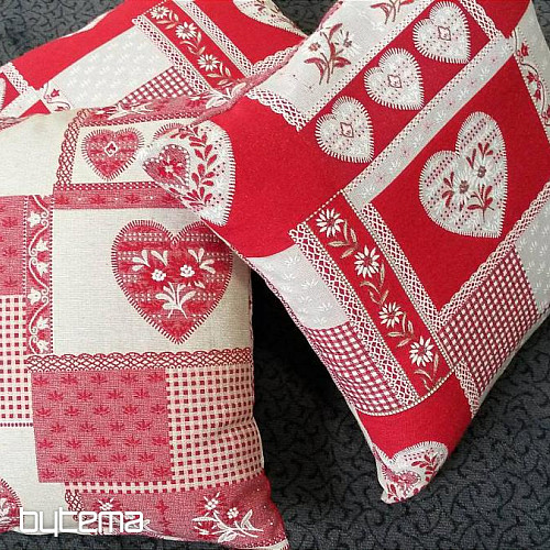 Dekoračný vankúš gobelín SRDCE PATCHWORK červený