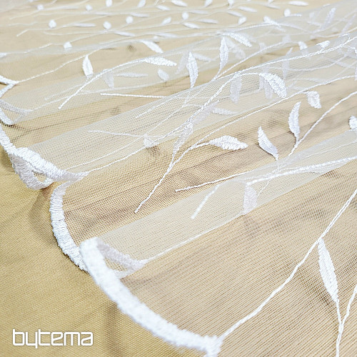 Vyšívaná záclona 527 BÍLÁ S LÍSTKY