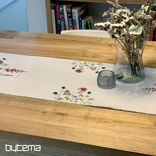 Vyšívaný obrus a šál LUČNÉ KVIETI