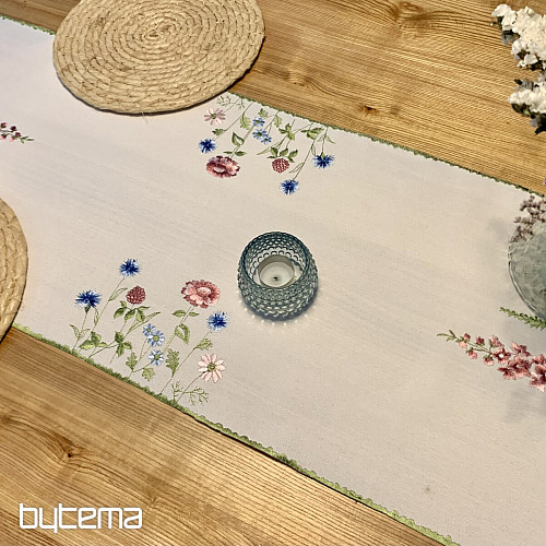 Vyšívaný obrus a šál LUČNÉ KVIETI