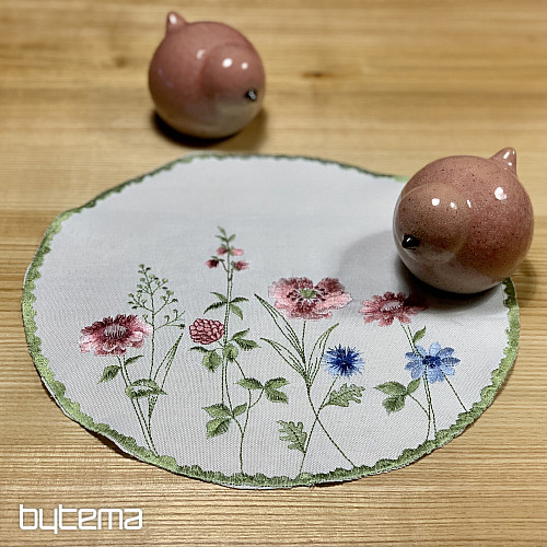 Vyšívaný obrus a šál LUČNÉ KVIETI