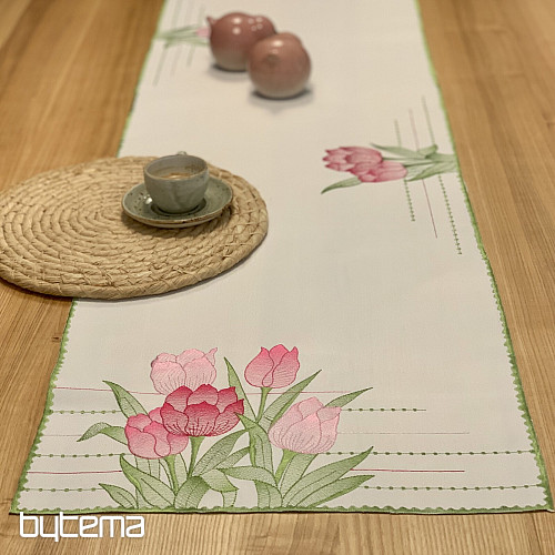 Vyšívaný obrus a šál Ružové tulipány
