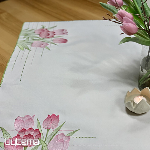 Vyšívaný obrus a šál Ružové tulipány