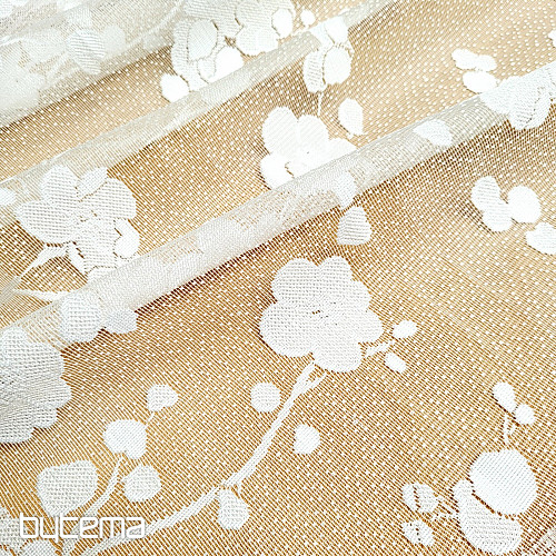 Žakárová záclona GITA KVETY BIELE