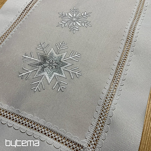 Vianočný vyšívaný obrus VLOČKY STRIEBORNÉ