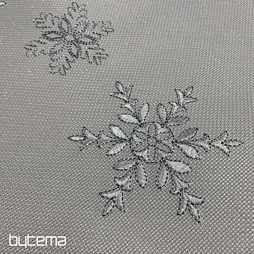 Vianočný vyšívaný obrus VLOČKY STRIEBORNÉ