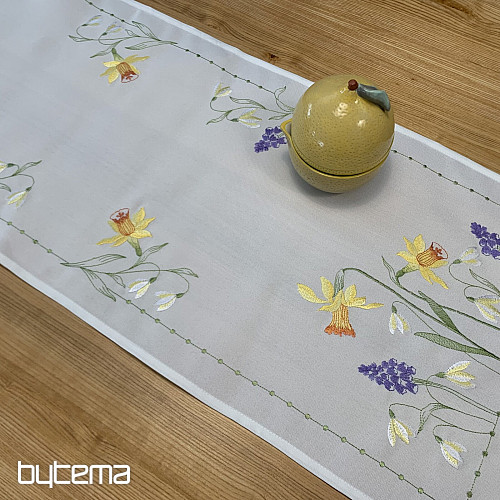 Vyšívaný obrus a šál NARCISY A SNEŽENKY