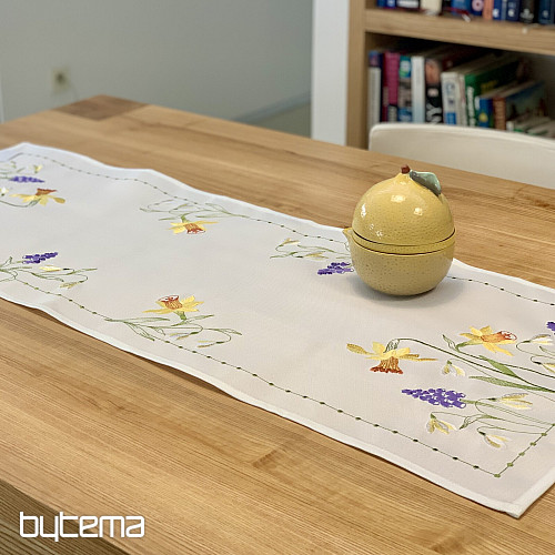 Vyšívaný obrus a šál NARCISY A SNEŽENKY