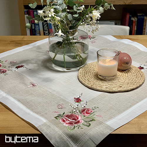 Vyšívaný obrus a šál Ruže a mačičky