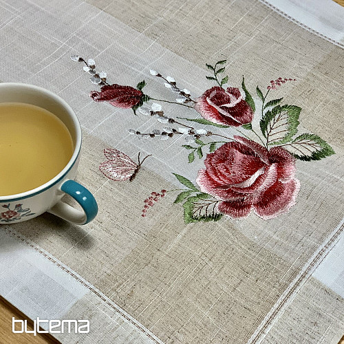 Vyšívaný obrus a šál Ruže a mačičky