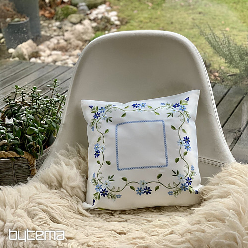 Vyšívaný dekoračný povlak POMNENKA