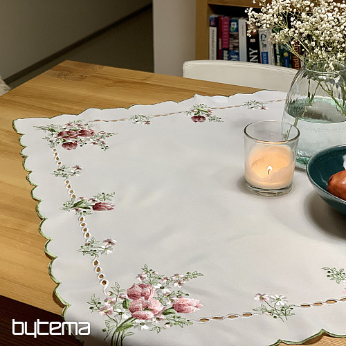 Vyšívaný ubrus a šál KYTICE S TULIPÁNY