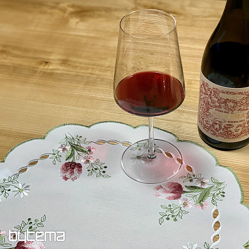 Vyšívaný ubrus a šál KYTICE S TULIPÁNY