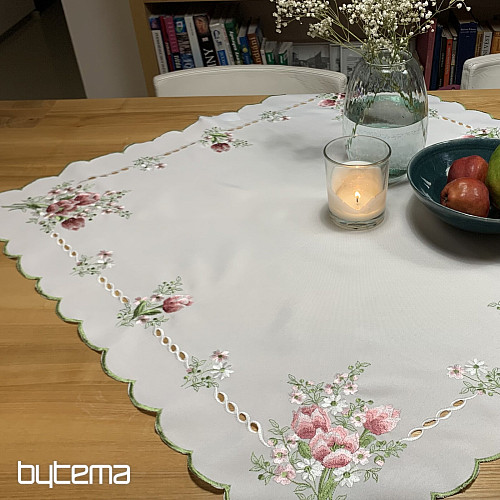 Vyšívaný ubrus a šál KYTICE S TULIPÁNY