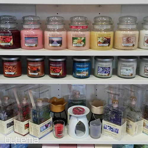 Vonné sviečky v skle YANKEE CANDLE 410 g