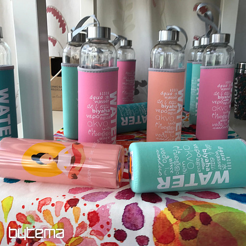 Sklenená fľaša s neoprénovým obalom 600 ml